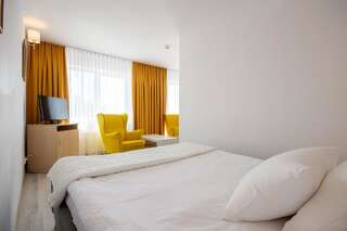 Отель Hotel Jan Дарлувко Двухместный номер с 1 кроватью или 2 отдельными кроватями-2